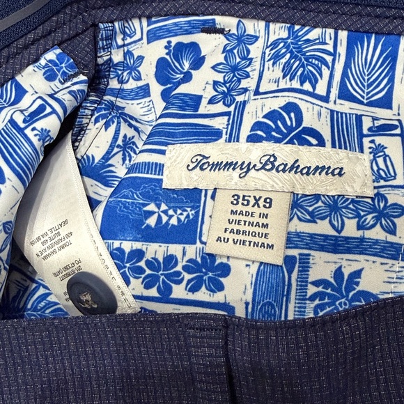 Tommy Bahama Island Zone Chip Shot Size 35 Dark Blue 9 inch Shorts EUC - Picture 2 of 9